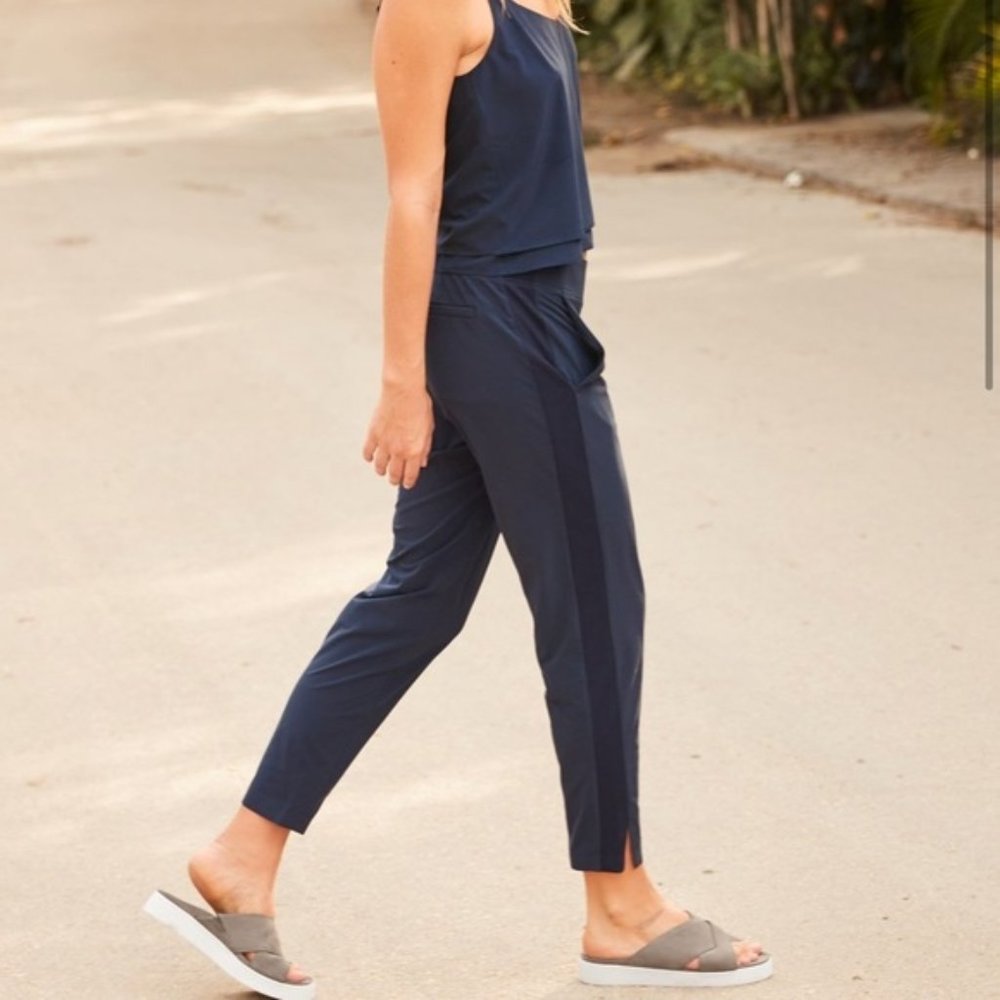 Athleta Navy Brooklyn ANkle Pants Stretch Lightweight Activewear Pants sz 6